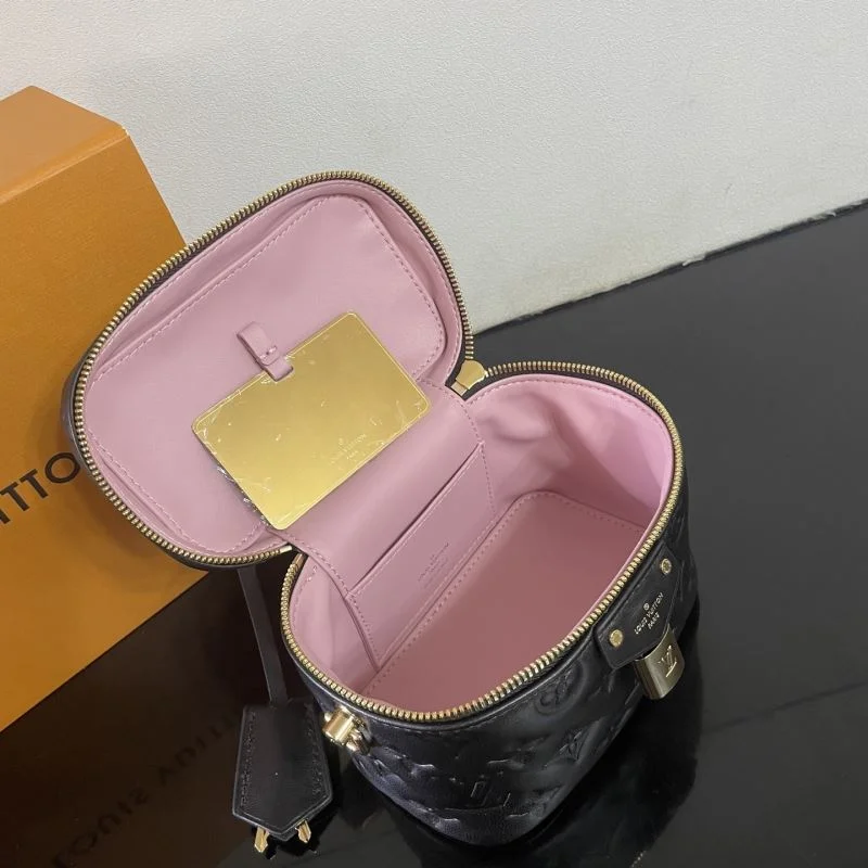 Louis Vuitton Cosmetic Bags Snug 41614