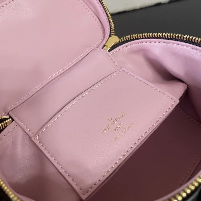 Louis Vuitton Cosmetic Bags Snug 41614