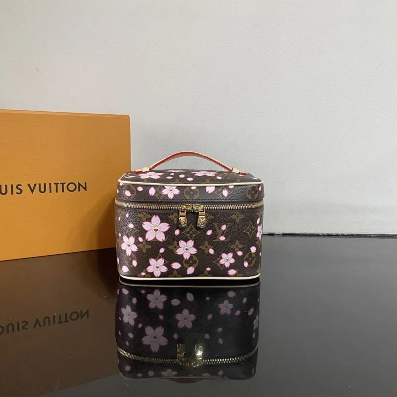 Bold Louis Vuitton Cosmetic Bags 41595