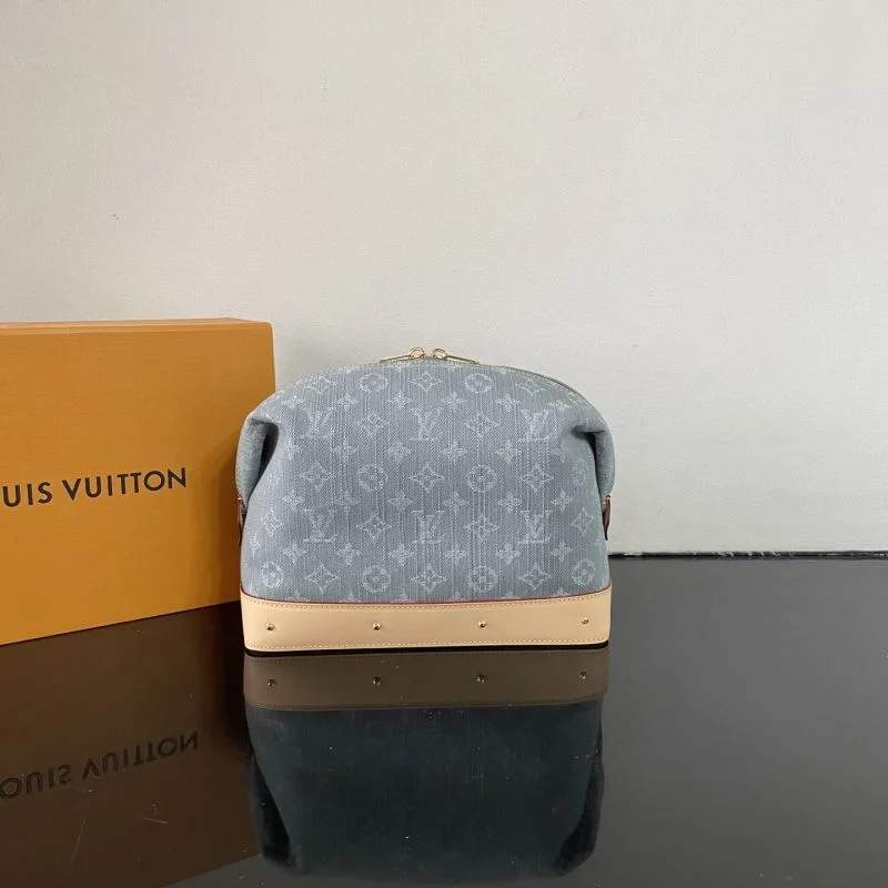 Louis Vuitton Cosmetic Bags Chic 41592