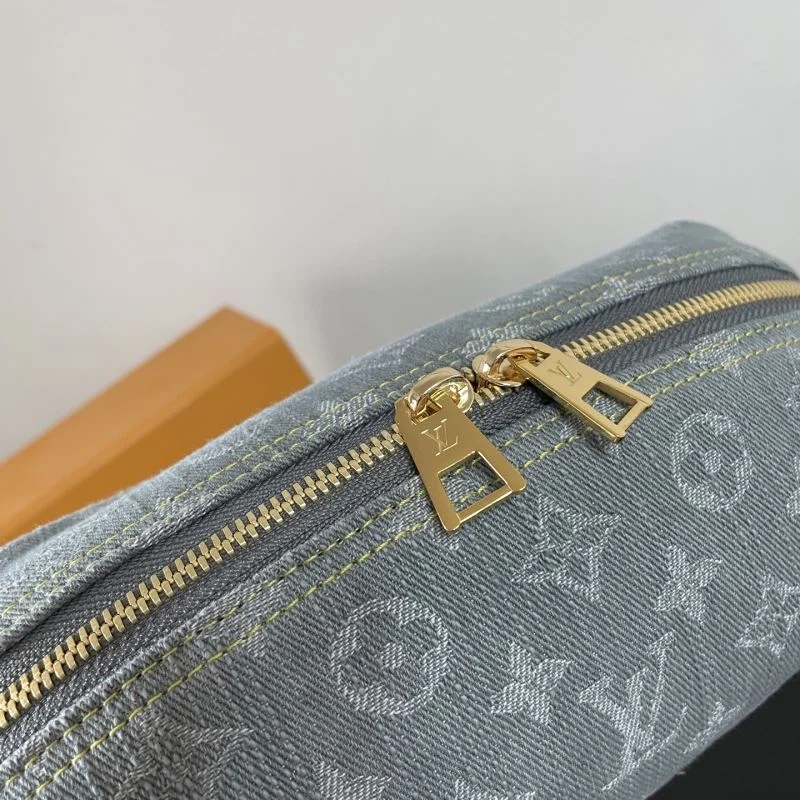 Louis Vuitton Cosmetic Bags Chic 41592
