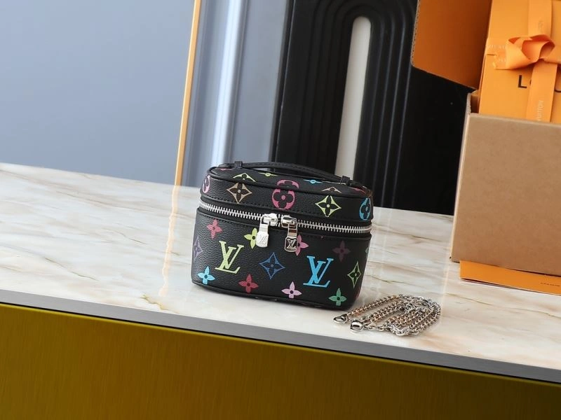 Louis Vuitton Cosmetic Bags UrbanChic 88624