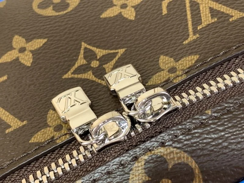 Practical Louis Vuitton Cosmetic Bags 41235