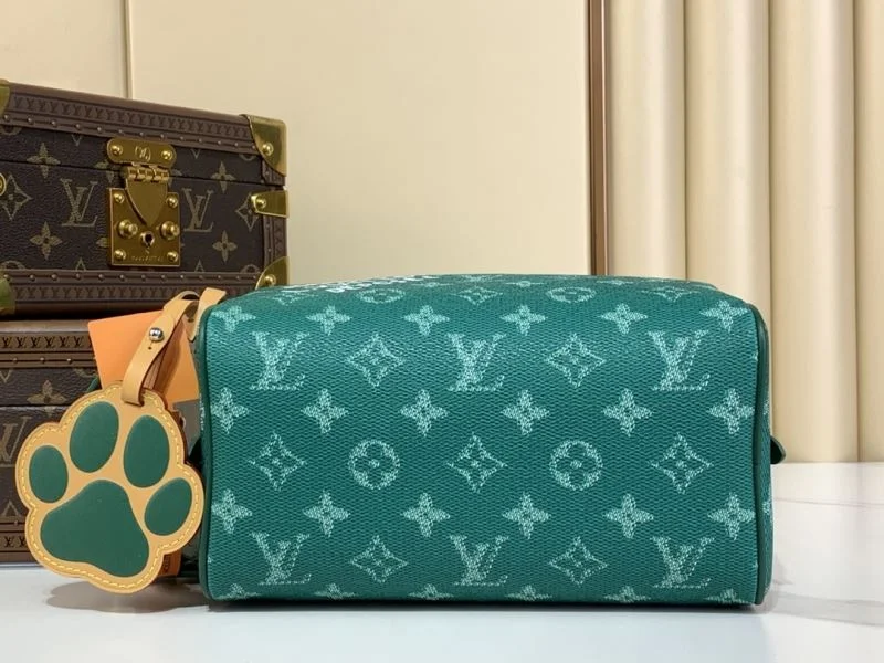 Versatile Louis Vuitton Cosmetic Bags 41271