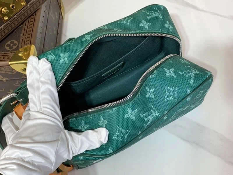 Versatile Louis Vuitton Cosmetic Bags 41271