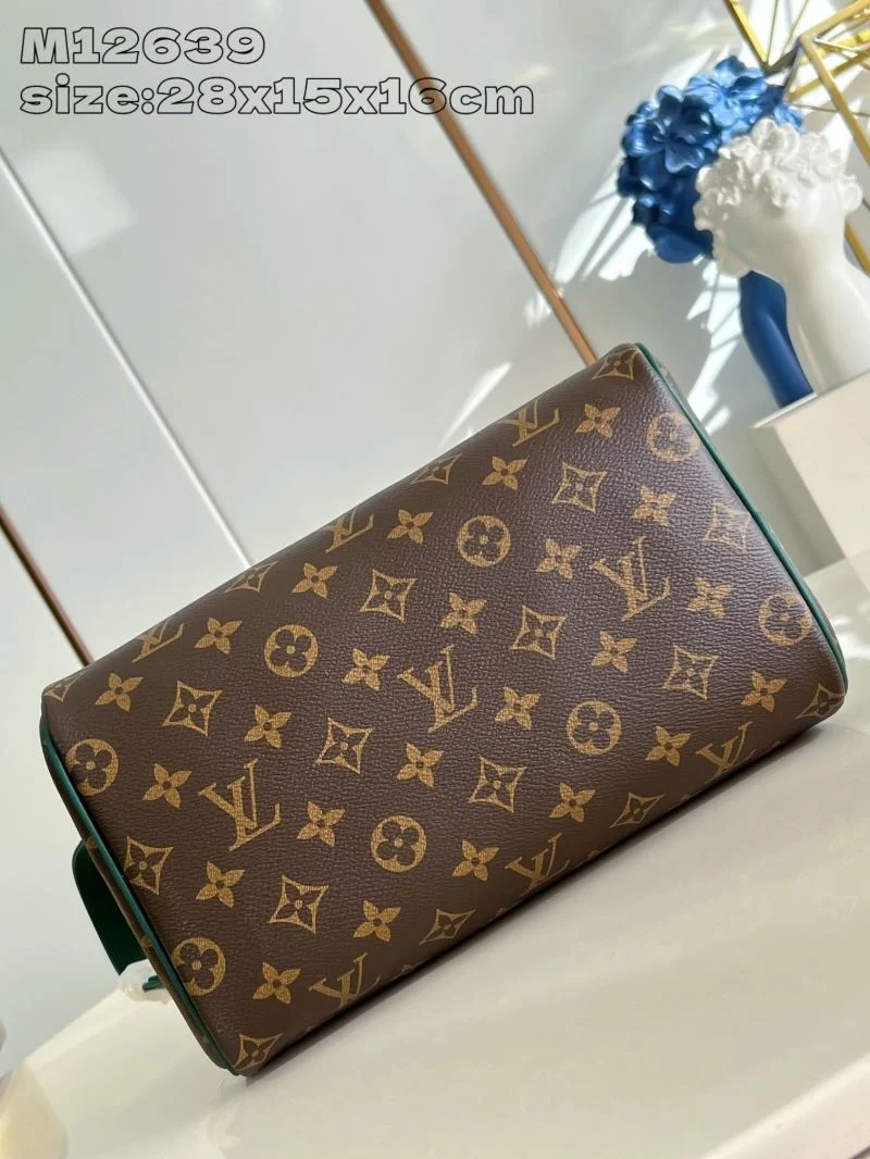 Versatile Louis Vuitton Cosmetic Bags 41239