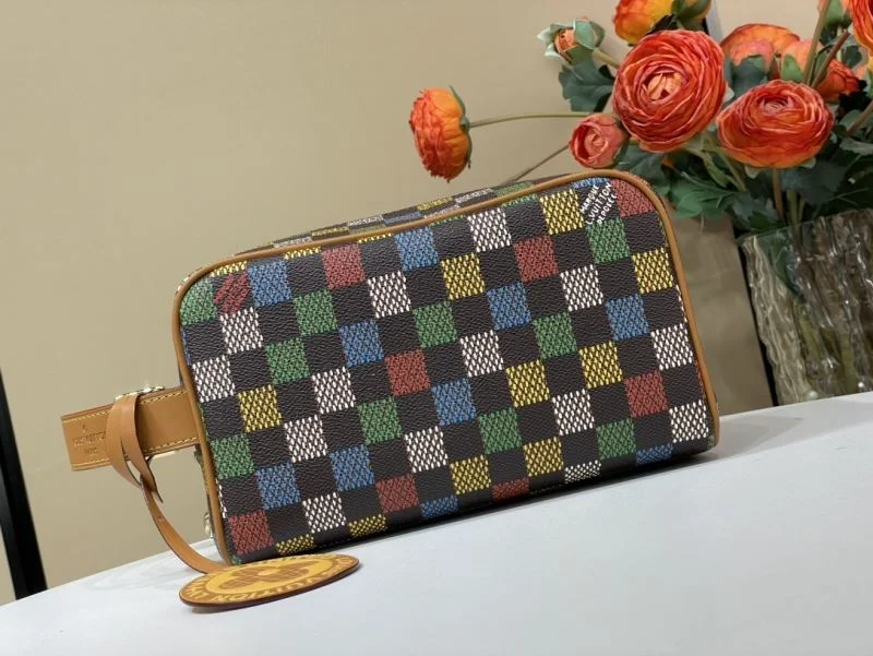 TechFriendly Louis Vuitton Cosmetic Bags 40585