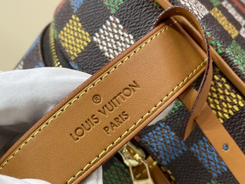 TechFriendly Louis Vuitton Cosmetic Bags 40585