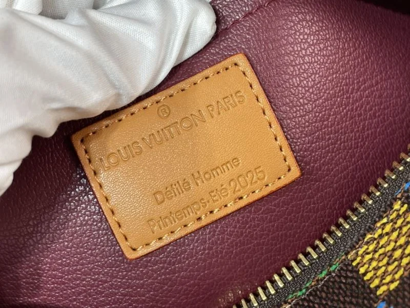 TechFriendly Louis Vuitton Cosmetic Bags 40585