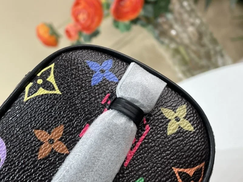Louis Vuitton Cosmetic Bags QuickDry 40579
