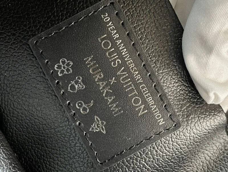 Premium Louis Vuitton Cosmetic Bags 40574