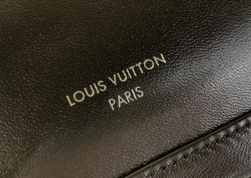 FlexibleFit Louis Vuitton Cosmetic Bags 40577