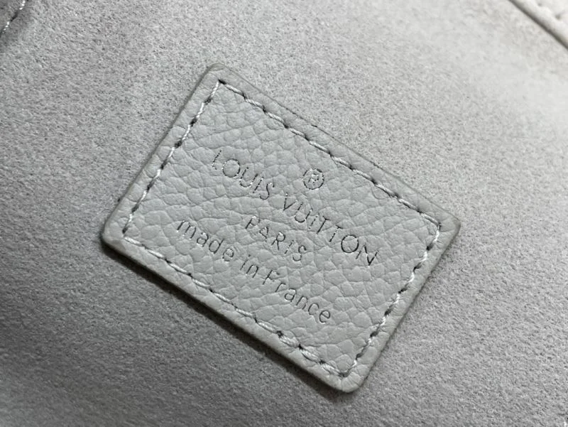 Elegant Louis Vuitton Cosmetic Bags 40573