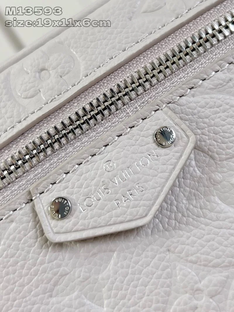 Durable Louis Vuitton Cosmetic Bags 40572