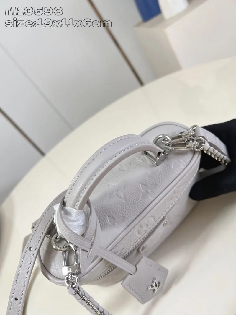 Durable Louis Vuitton Cosmetic Bags 40572