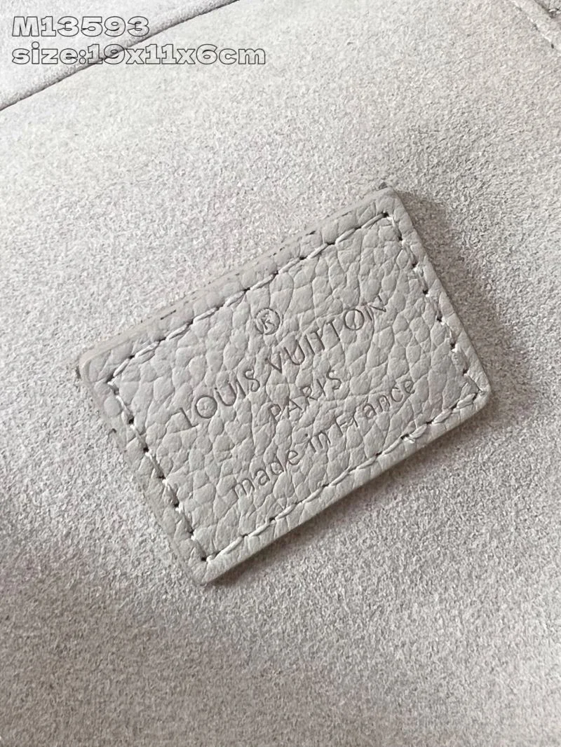 Durable Louis Vuitton Cosmetic Bags 40572