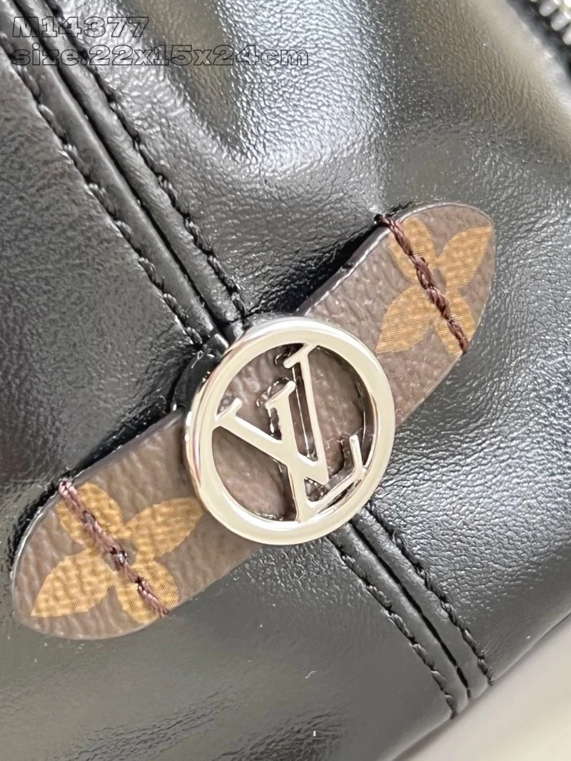 Snug Louis Vuitton Cosmetic Bags 40567