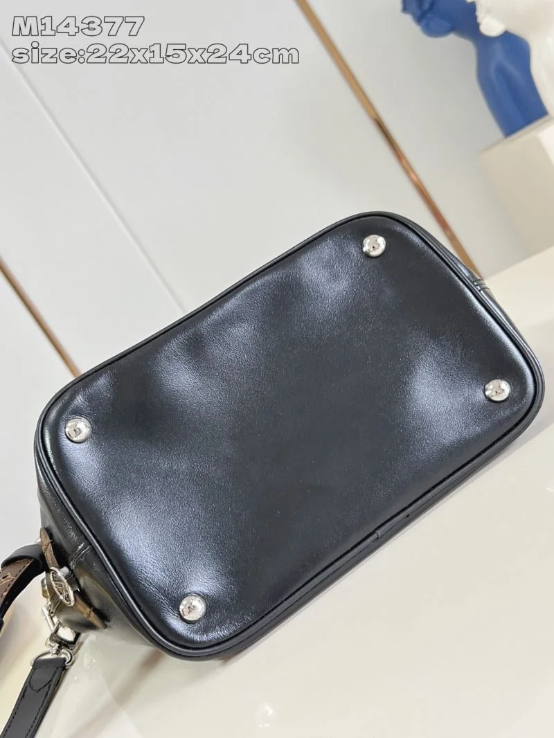 Snug Louis Vuitton Cosmetic Bags 40567