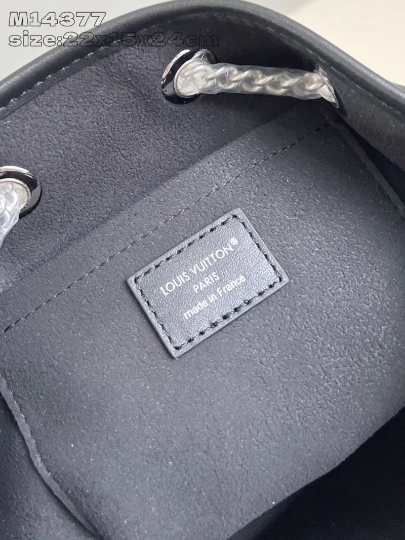 Snug Louis Vuitton Cosmetic Bags 40567