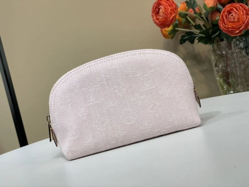 Louis Vuitton Cosmetic Bags Resilient 40561