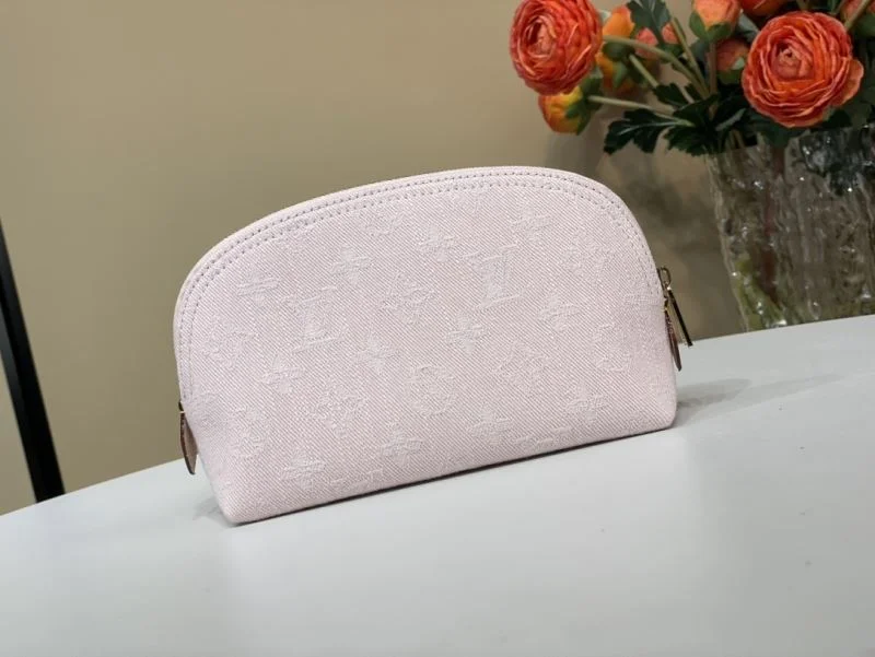 Louis Vuitton Cosmetic Bags Resilient 40561
