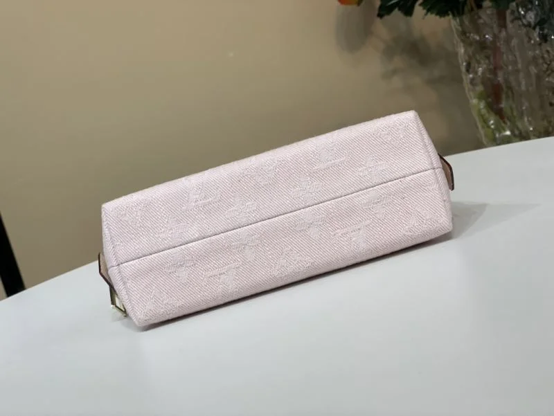 Louis Vuitton Cosmetic Bags Resilient 40561