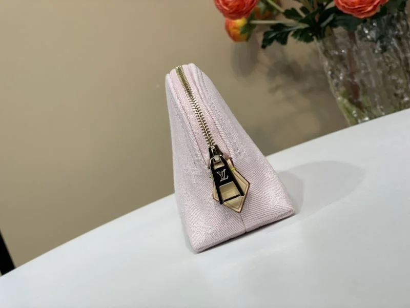 Louis Vuitton Cosmetic Bags Resilient 40561