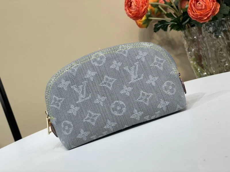 Louis Vuitton Cosmetic Bags FastDry 40602