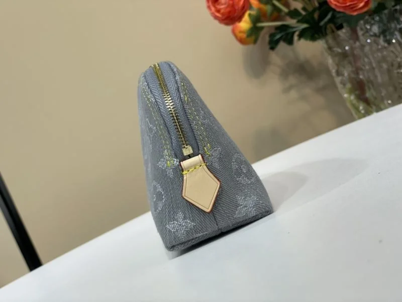 Louis Vuitton Cosmetic Bags FastDry 40602
