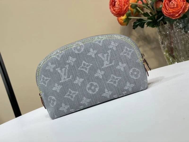 Louis Vuitton Cosmetic Bags FastDry 40602