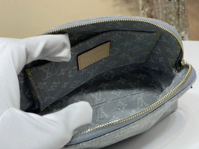 Louis Vuitton Cosmetic Bags FastDry 40602