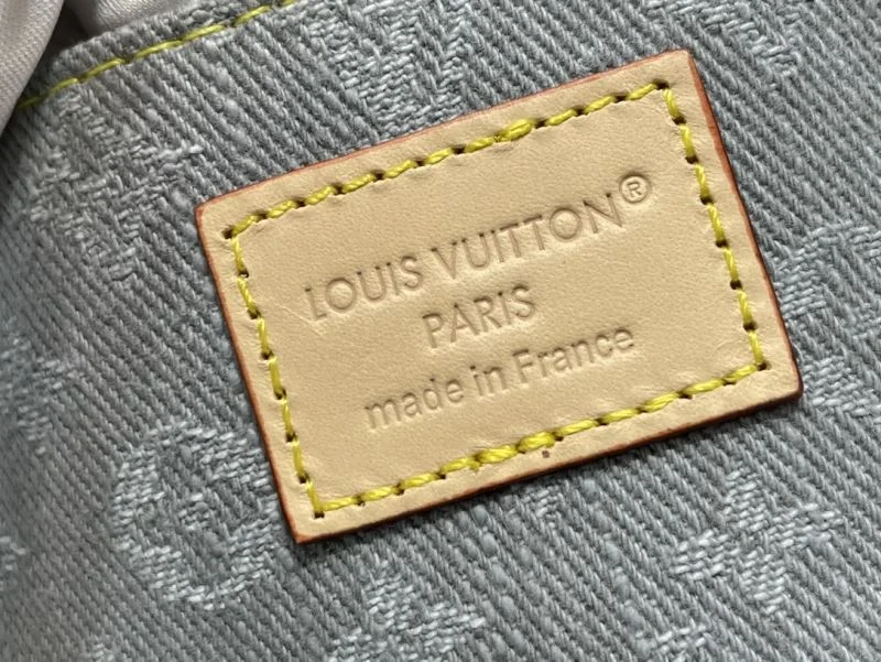 Louis Vuitton Cosmetic Bags FastDry 40602