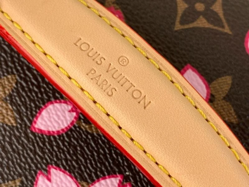 Louis Vuitton Cosmetic Bags OdorResistant 40563