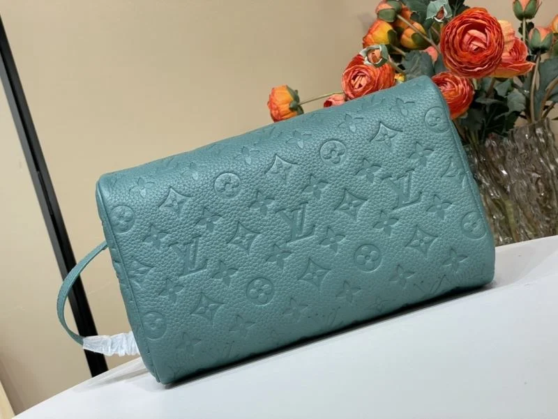 Louis Vuitton Cosmetic Bags Minimalist 40568