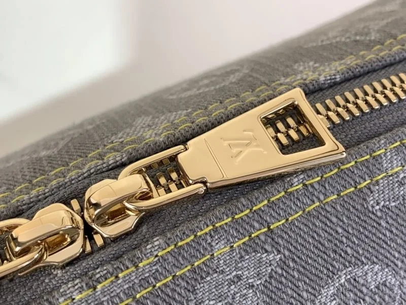 Modern Louis Vuitton Cosmetic Bags 40560