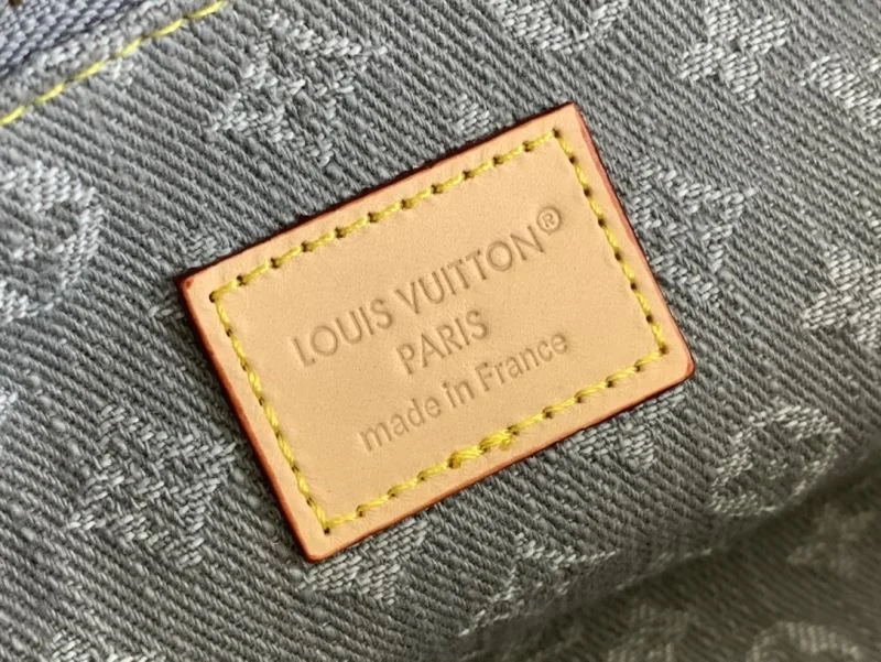 Modern Louis Vuitton Cosmetic Bags 40560