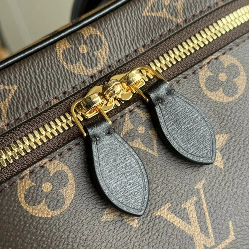 Louis Vuitton Cosmetic Bags Unique 49350