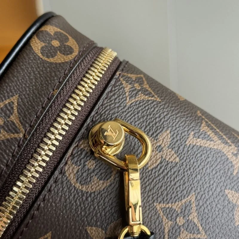 Louis Vuitton Cosmetic Bags Unique 49350