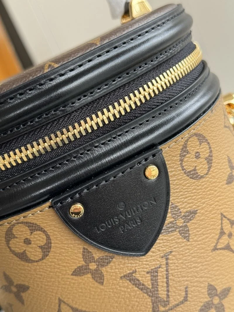Attractive Louis Vuitton Cosmetic Bags 49293