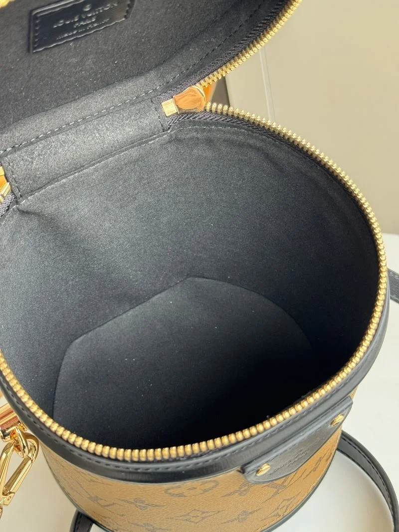 Attractive Louis Vuitton Cosmetic Bags 49293