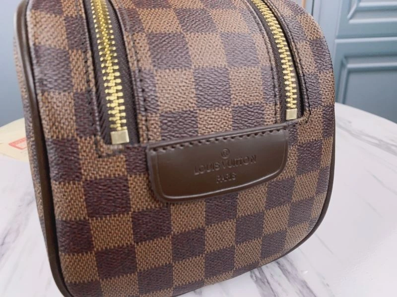 Functional Louis Vuitton Cosmetic Bags 79871