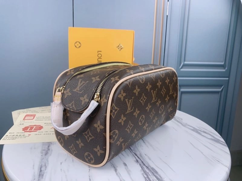 AllSeason Louis Vuitton Cosmetic Bags 79870