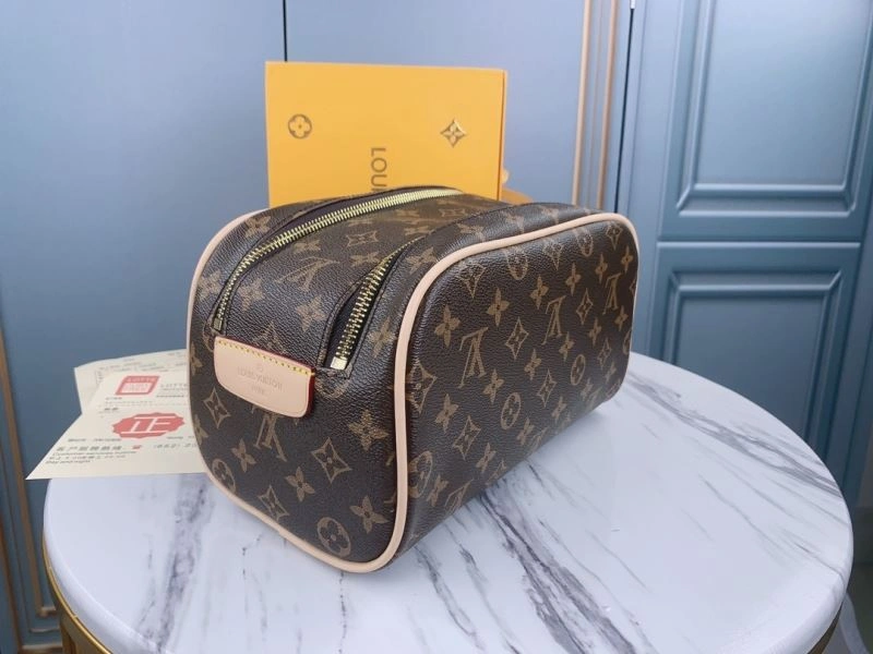 AllSeason Louis Vuitton Cosmetic Bags 79870