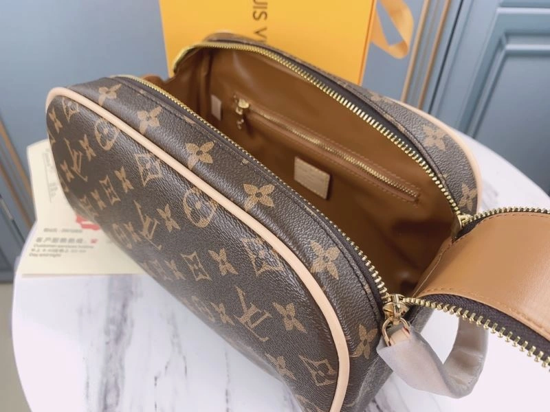 AllSeason Louis Vuitton Cosmetic Bags 79870