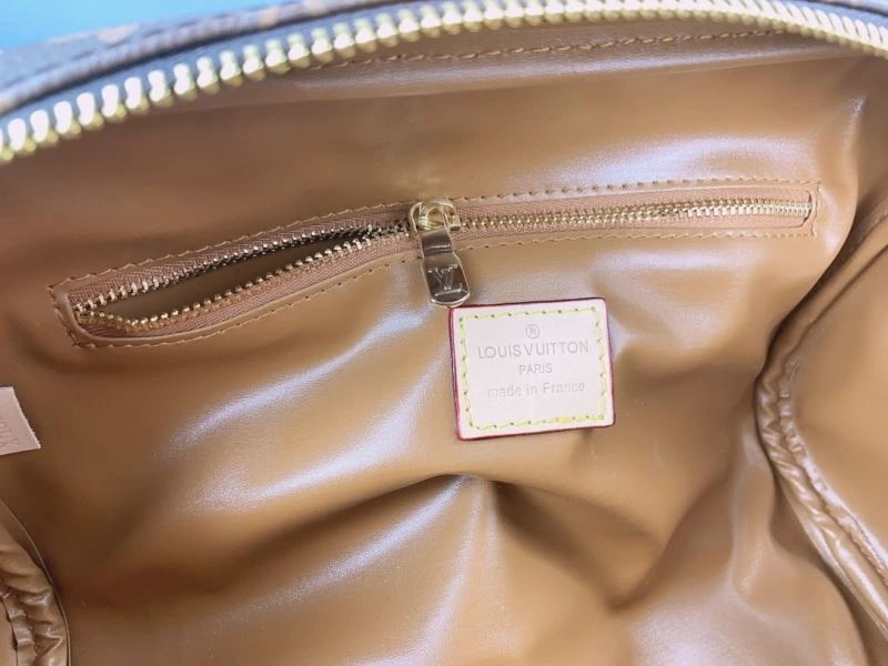 AllSeason Louis Vuitton Cosmetic Bags 79870