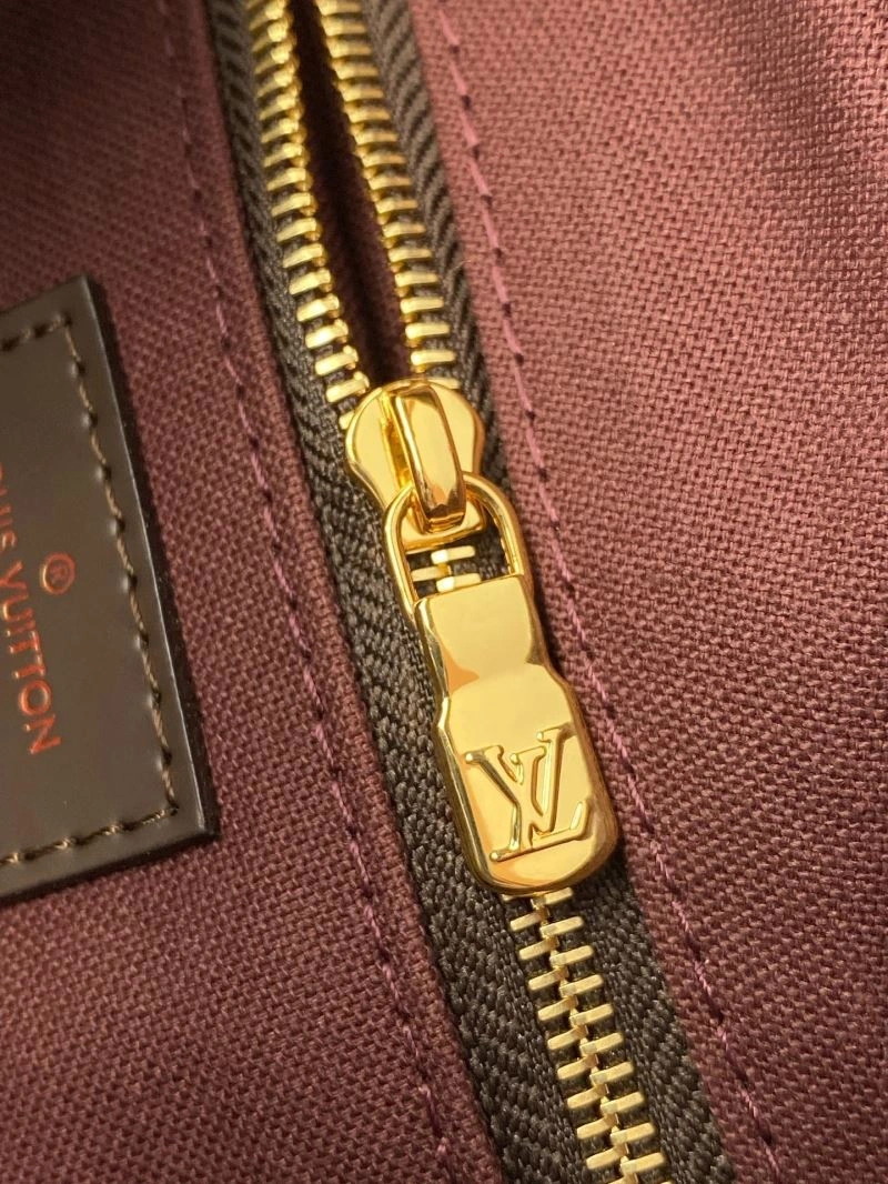 Bold Louis Vuitton Cosmetic Bags 65735