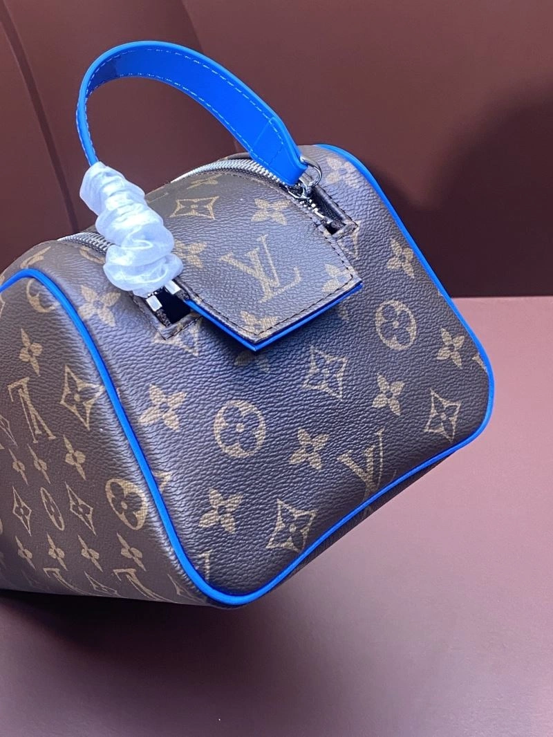 Louis Vuitton Cosmetic Bags UrbanChic 65732