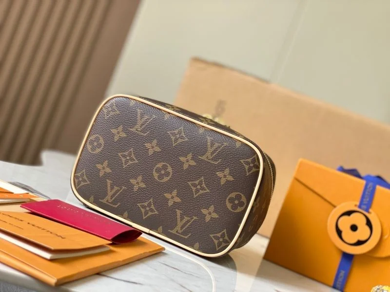 Louis Vuitton Cosmetic Bags GoodFit 39758