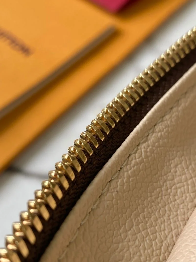 Louis Vuitton Cosmetic Bags GoodFit 39758