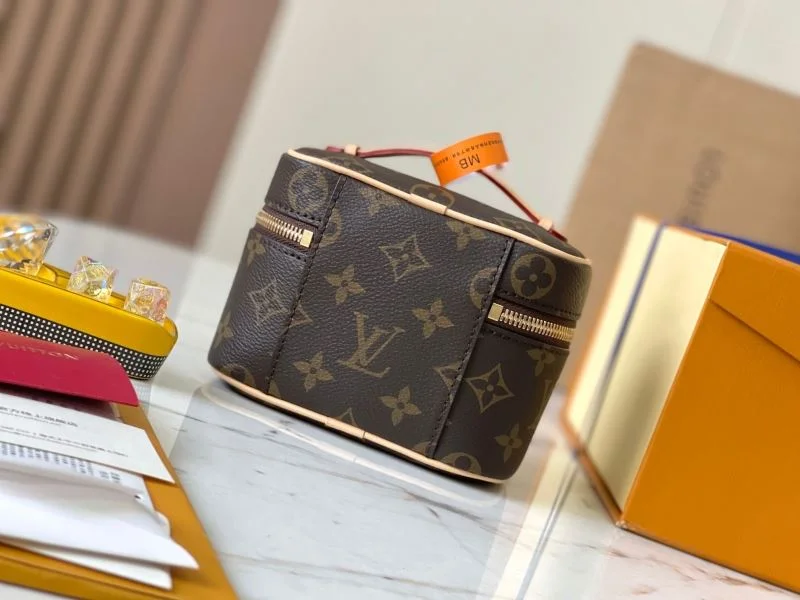 Louis Vuitton Cosmetic Bags Elegant 39764